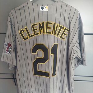 Roberto Clemente Pittsburgh Pirates Gray Script Stitched Jersey. Ships Same Day